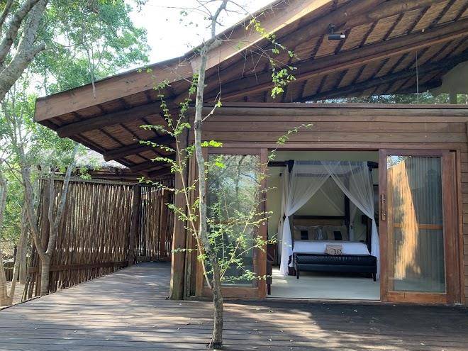 Ihlozi luxury game lodge