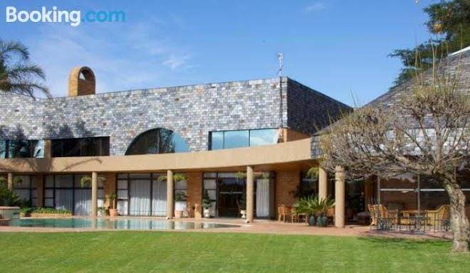Bokmakierie country lodge