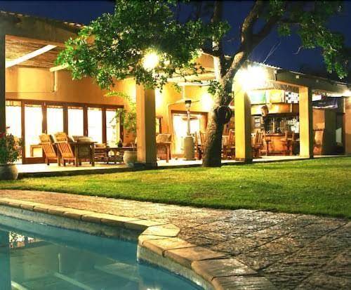 Lion tree top lodge
