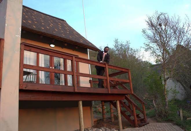 Nahakwe lodge