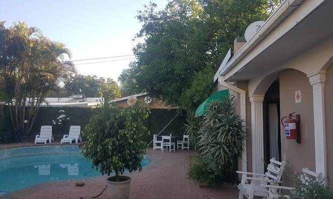 Loerie inn