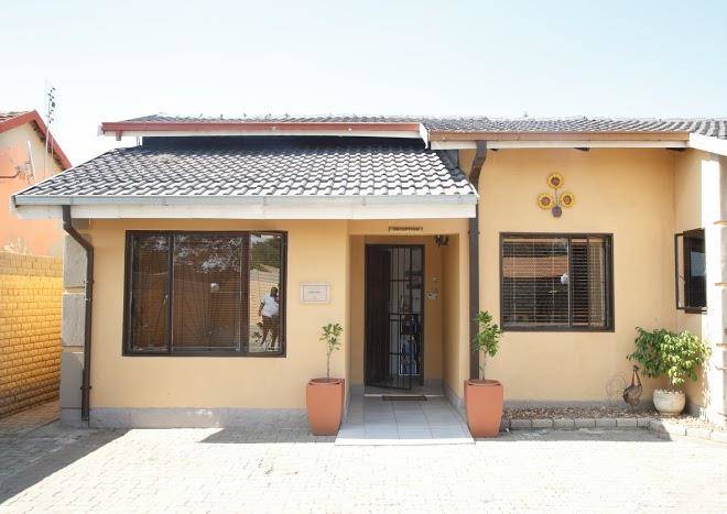Roba monakedi guest lodge