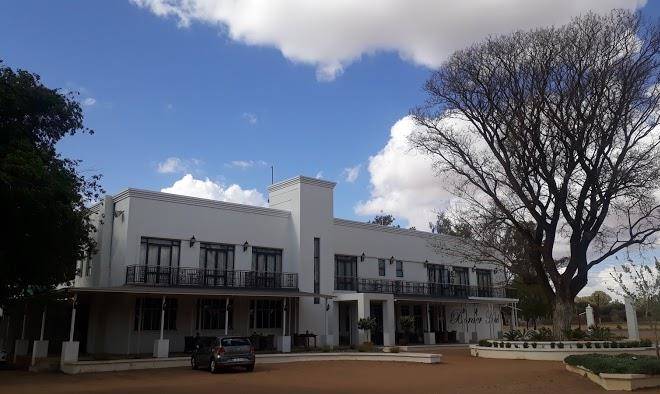Border hotel railway restaurant & passport pub