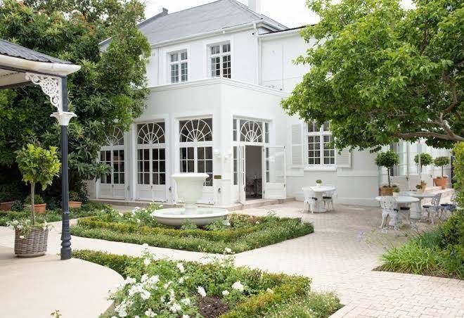River manor boutique hotel