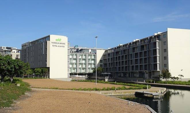 Harbour bridge hotel & suites