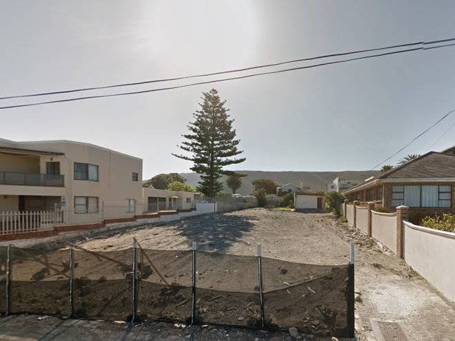 17 marine hermanus