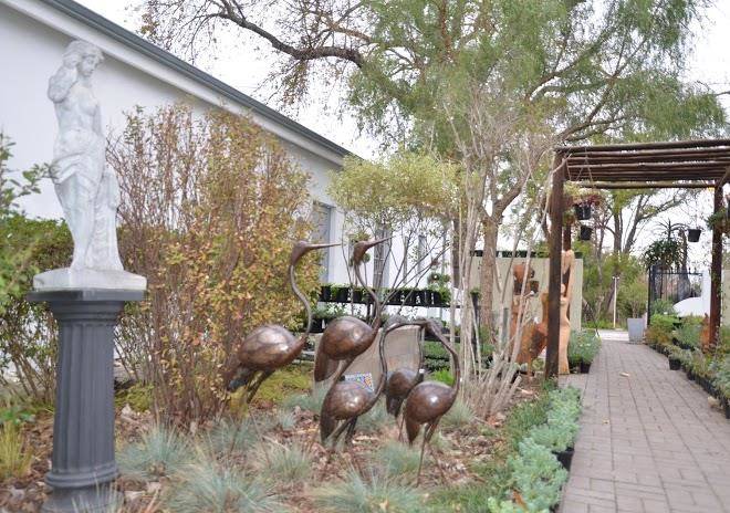 Fiore petal and plate greyton