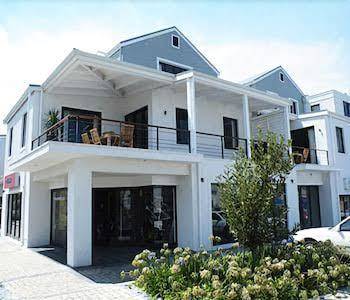 Marine square luxury holiday suites