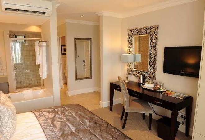 Quarters hermanus