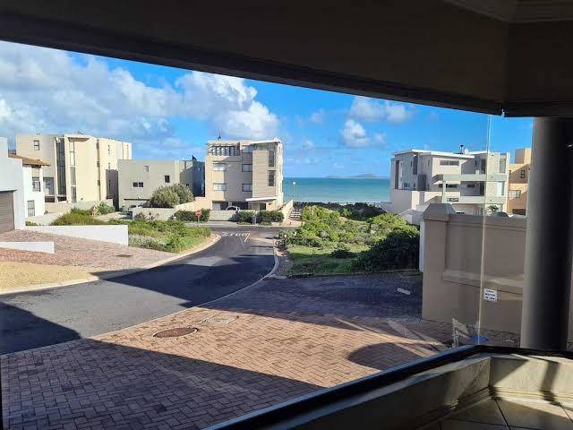 Crystal lagoon lodge