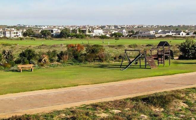 Golfers retreat