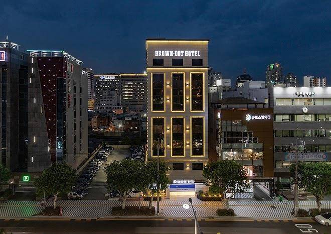 Brown dot hotel beomil