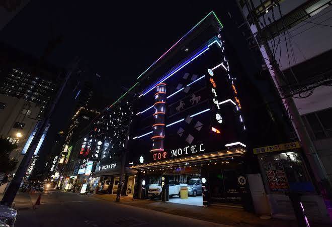 Top motel