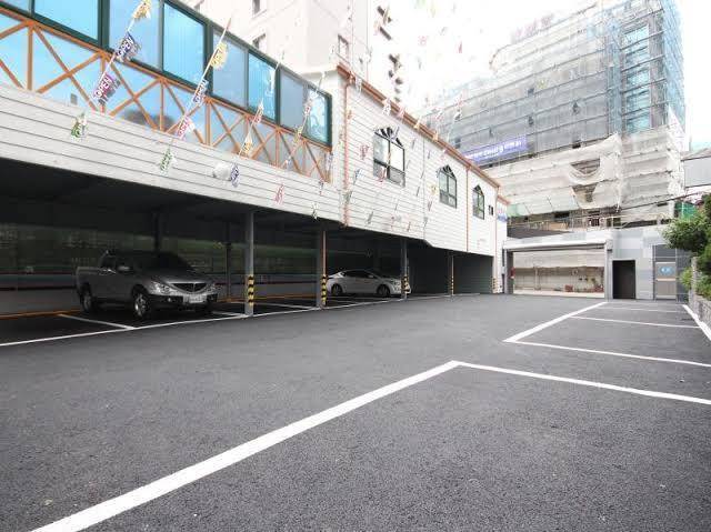 2ne1 hotel