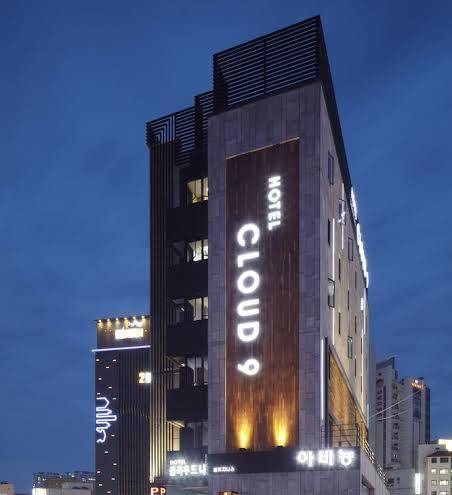 Hotel cloud 9