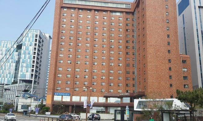 Residence The Moon Image