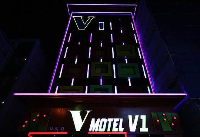 V1 hotel