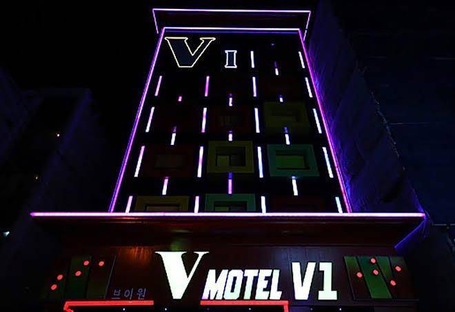 V1 motel
