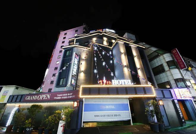 17th hotel