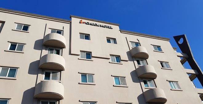 I Check Hyunjin Hotel Image