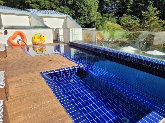 Gangneung rest under the tree pension