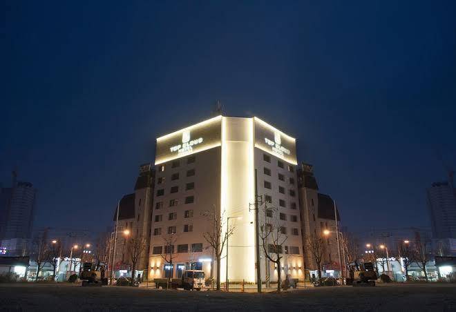 Top cloud hotel