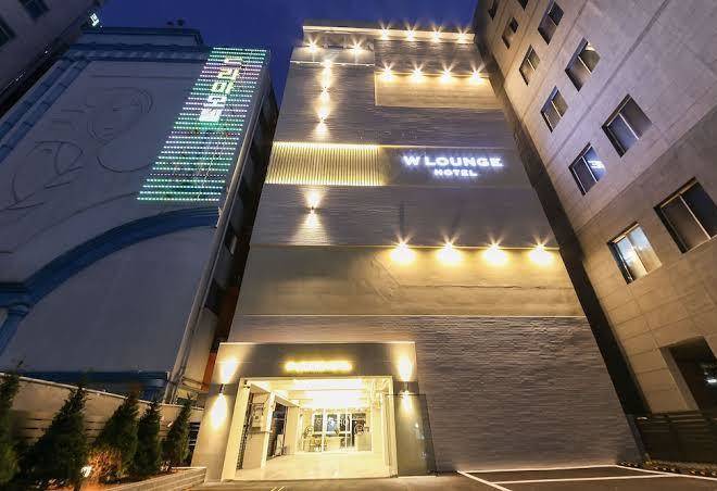 W Lounge Hotel Image