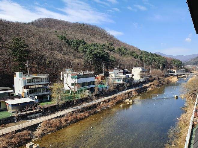 River bed and breakfast spa