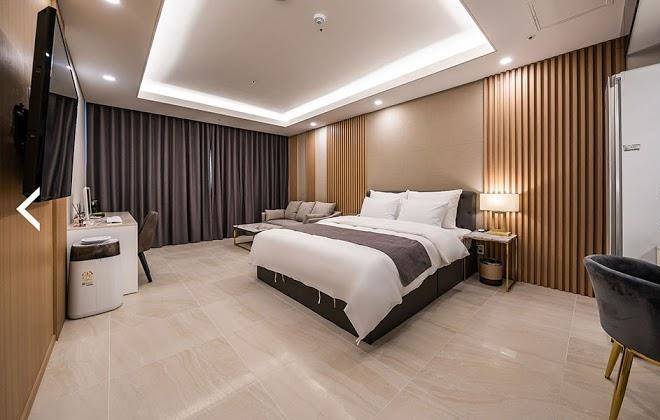 Iris hotel