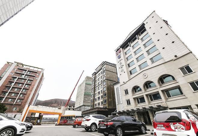 Hotel nostalgia paju