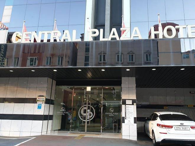 Central plaza hotel