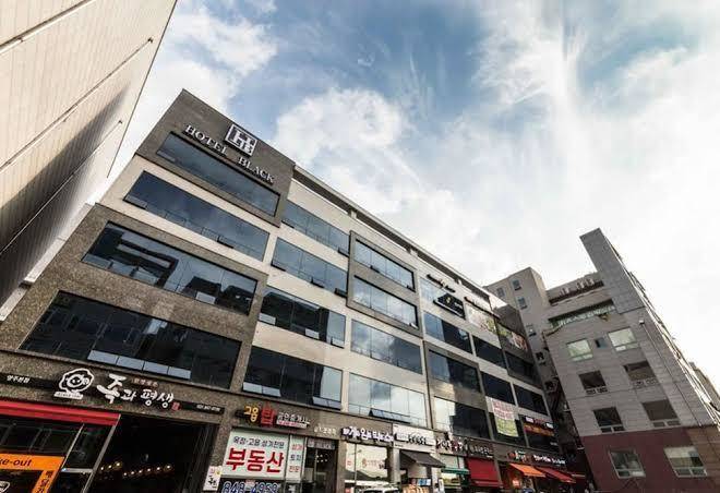 Yangju hotel black