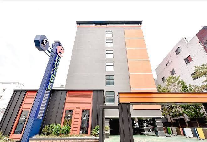 E Business Hotel Image