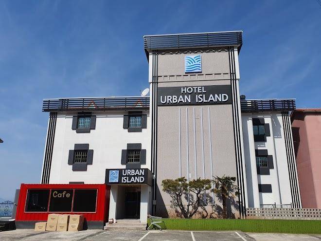 Hotel urban island
