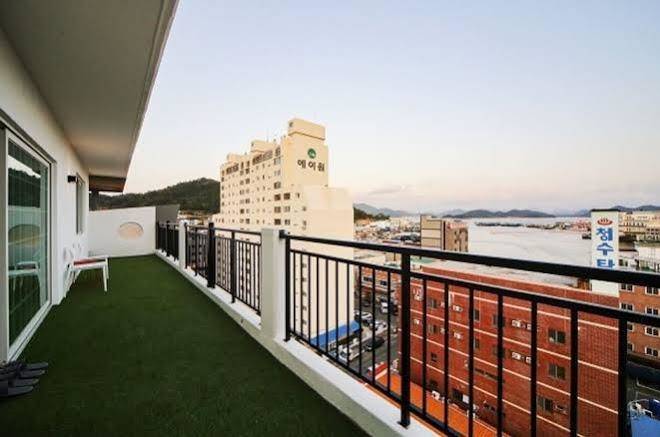 Hotel pier 48