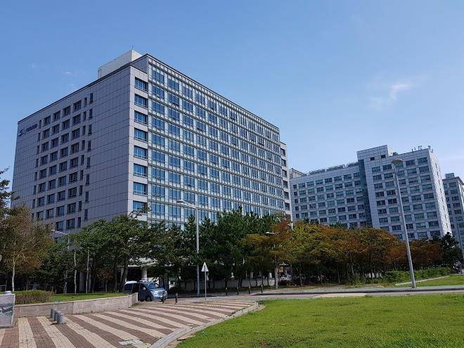 Airport Capsule Hotel Fly Me To The Moon Image