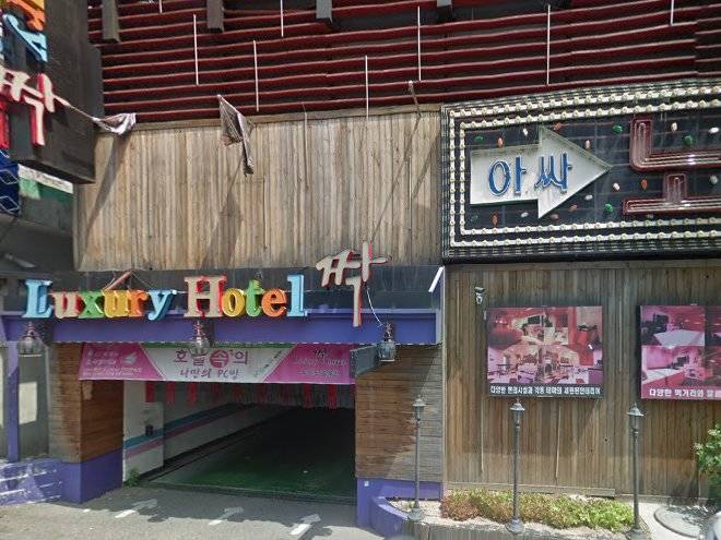 Incheon black hole hotel