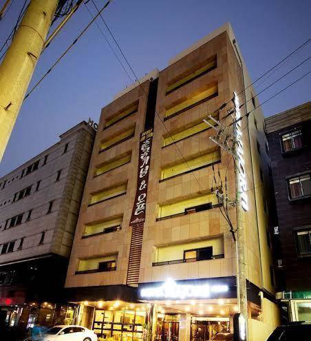 Major hotel 2