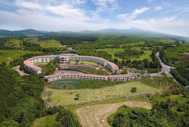 Club Es Resort Jeju Image