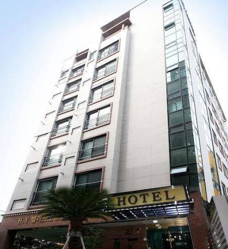 H y palace hotel