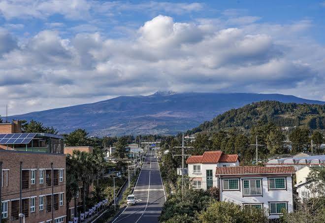 Stone And Wind Resort Image