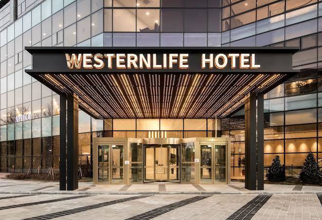 Western life hotel