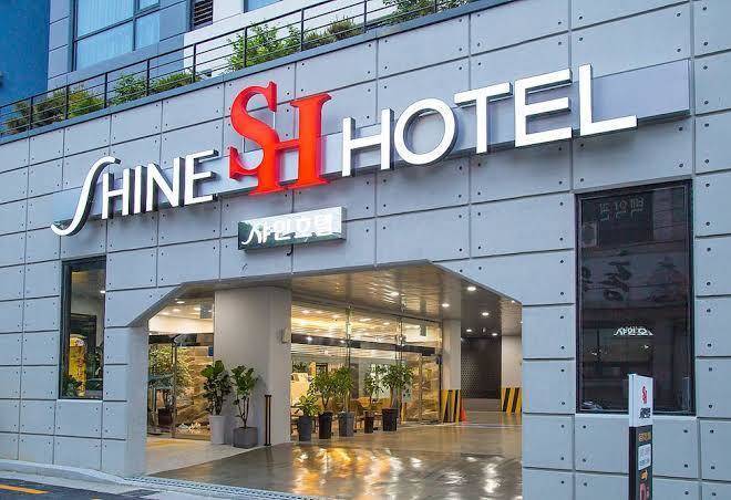 Shine hotel
