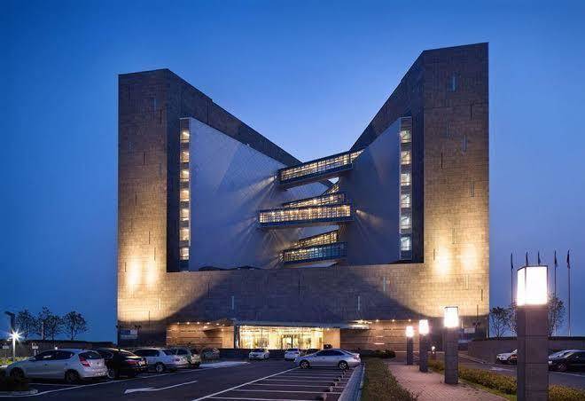 Hidden Bay Hotel Image