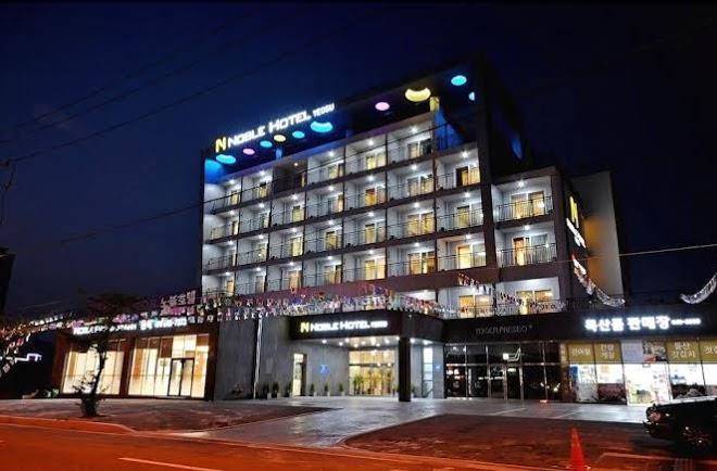 Noble hotel