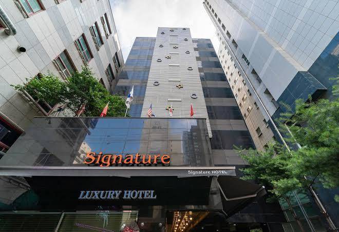 Hotel signature