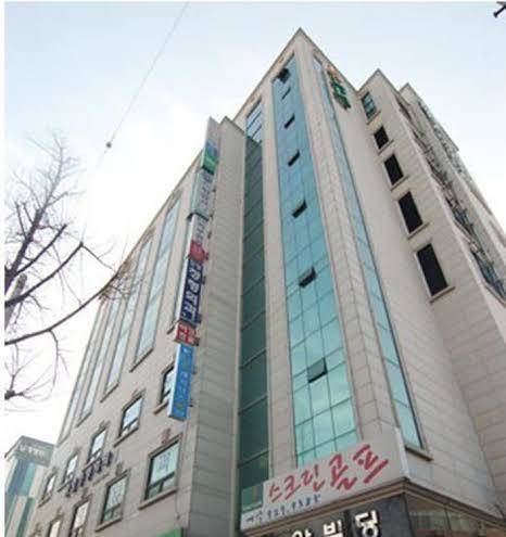 Noble residence