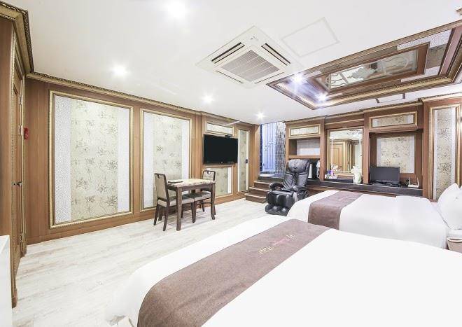 Sm boutique hotel