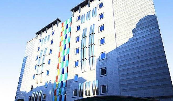 Two Be In Tourist Hotel Image