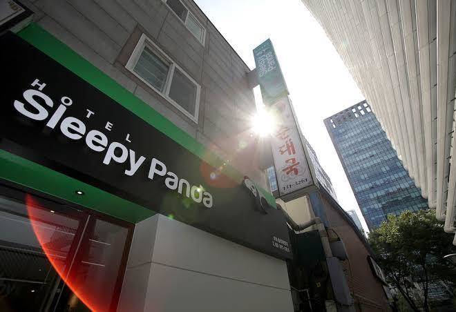 Hotel Sleepy Panda Stream Walk Image